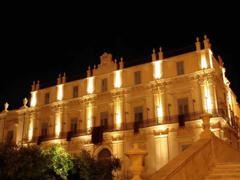 נוטו Landolina Palace Hotel מראה חיצוני תמונה